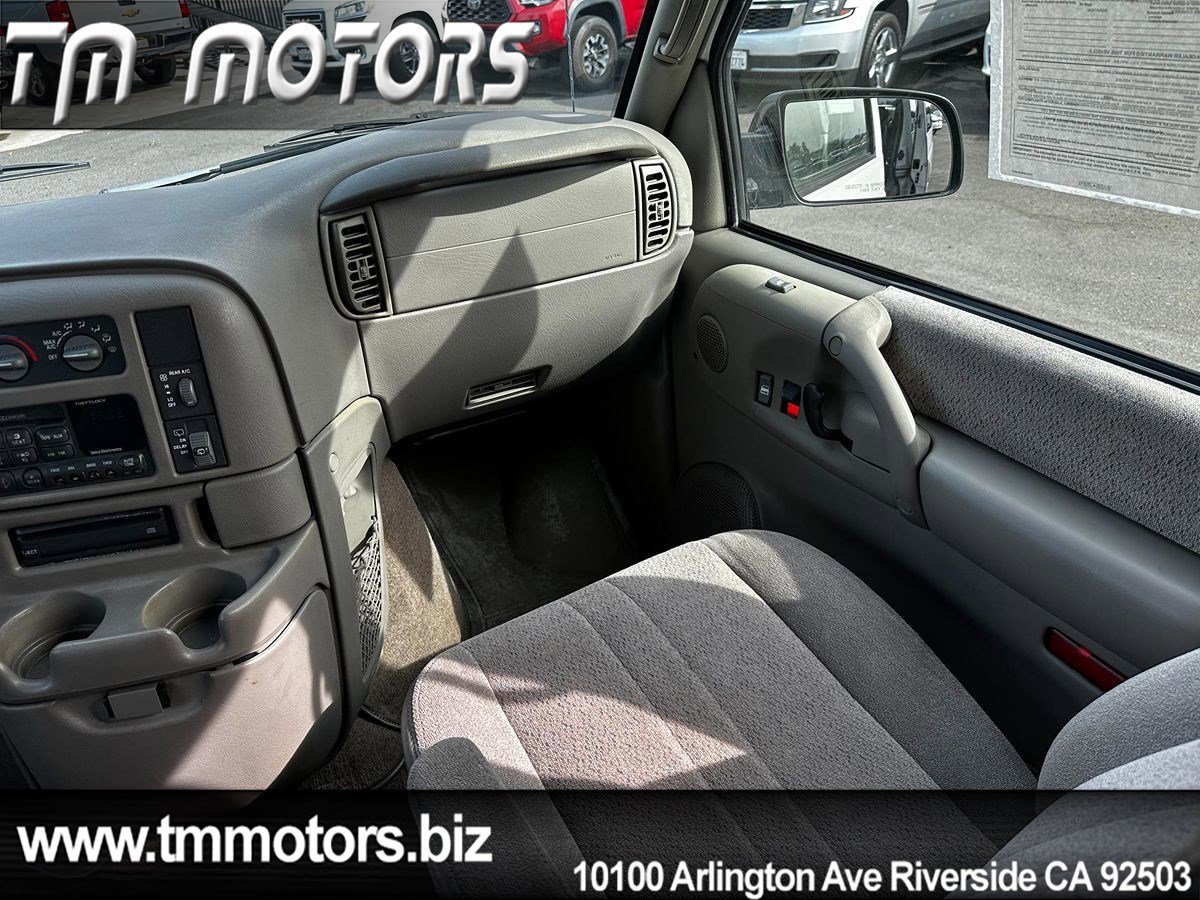 Used 2000 GMC Safari Ext w/ Sle Marketing Option Pkg 2 image 12