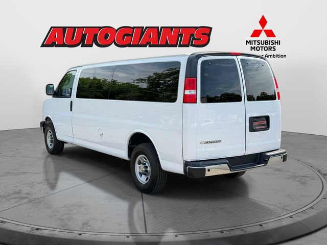Used 2024 Chevrolet Express 3500 LT w/ LT Preferred Equipment Group RWD image 4