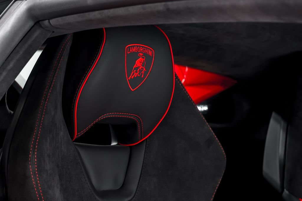 Used 2023 Lamborghini Huracan Tecnica RWD image 37