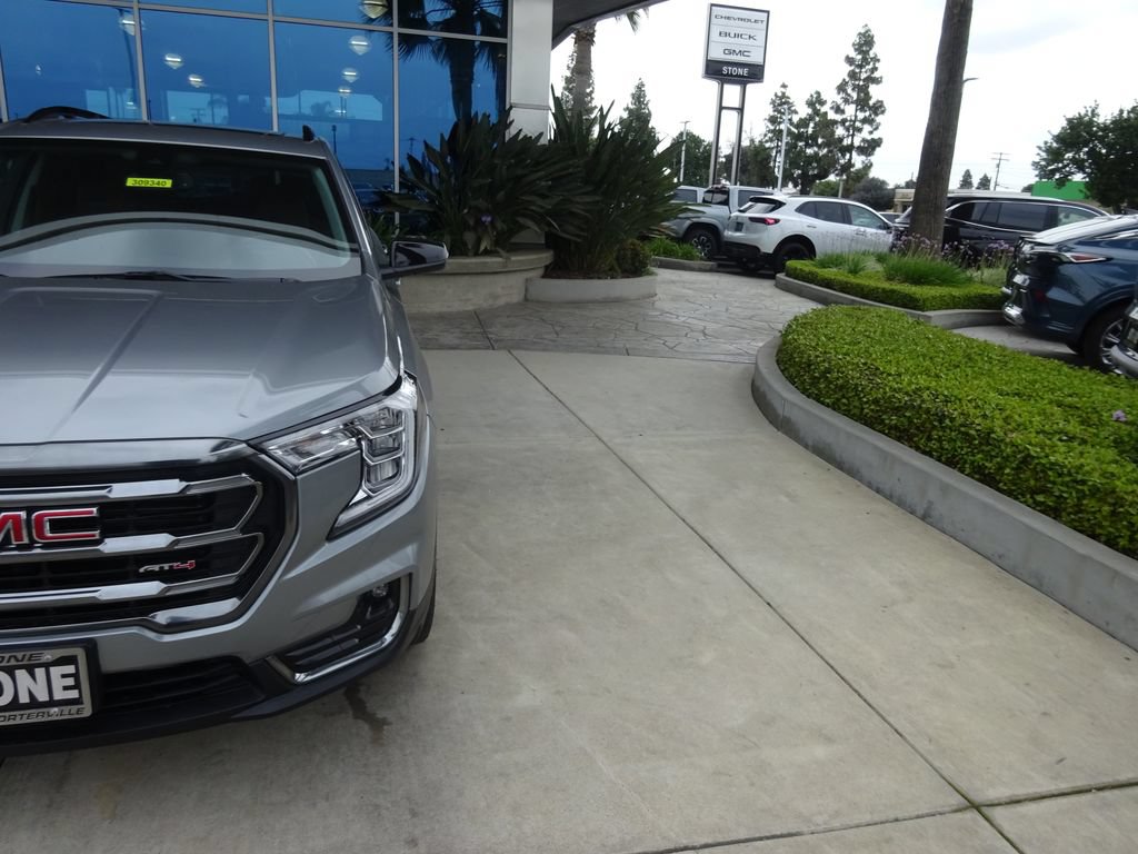 Certified 2023 GMC Terrain AT4 w/ Infotainment Package II AWD/4WD image 33