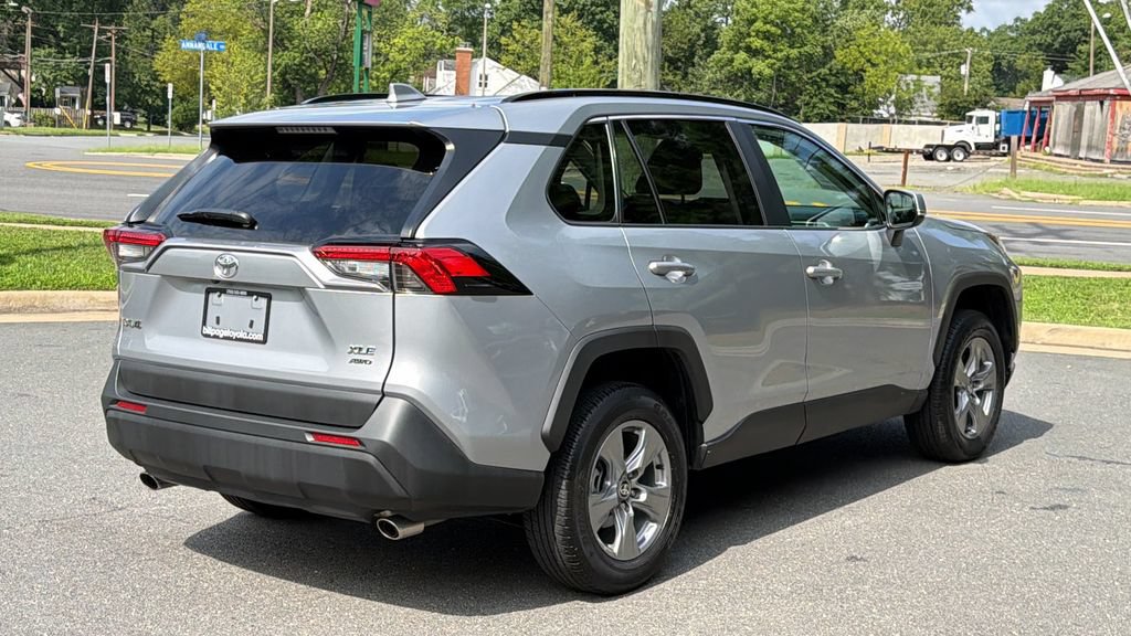 Used 2025 Toyota RAV4 XLE w/ Convenience Package AWD/4WD image 4