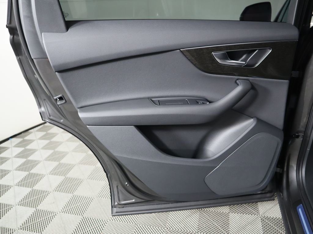 Certified 2025 Audi Q7 2.0T Premium image 28