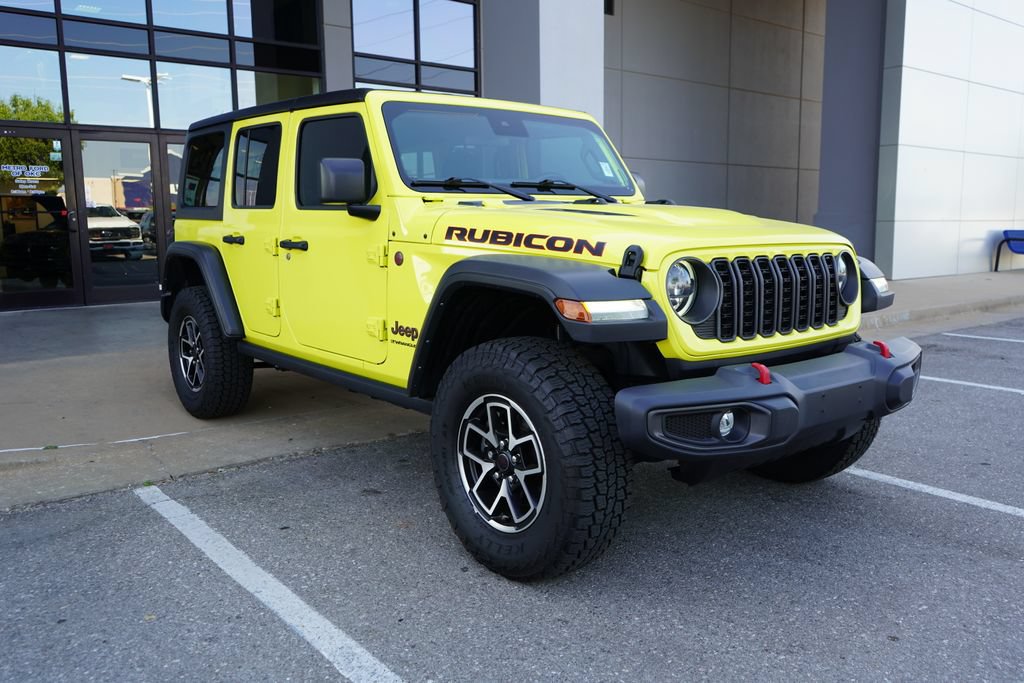 Used 2024 Jeep Wrangler Unlimited Rubicon AWD/4WD image 3