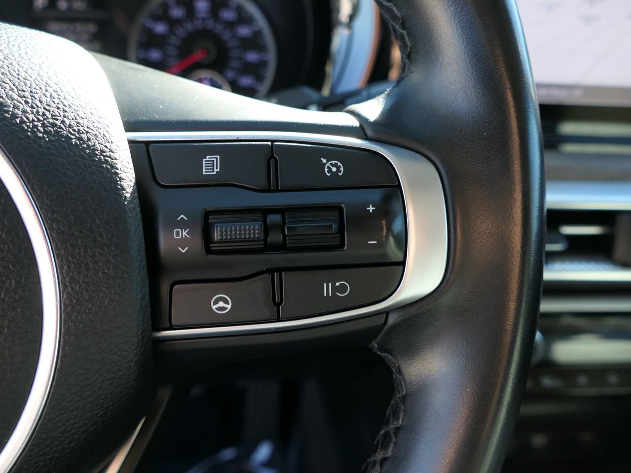 Used 2022 Kia K5 EX image 16