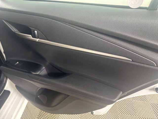 Used 2025 Toyota Camry SE image 15