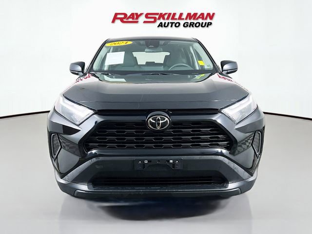 Used 2024 Toyota RAV4 LE AWD/4WD image 2