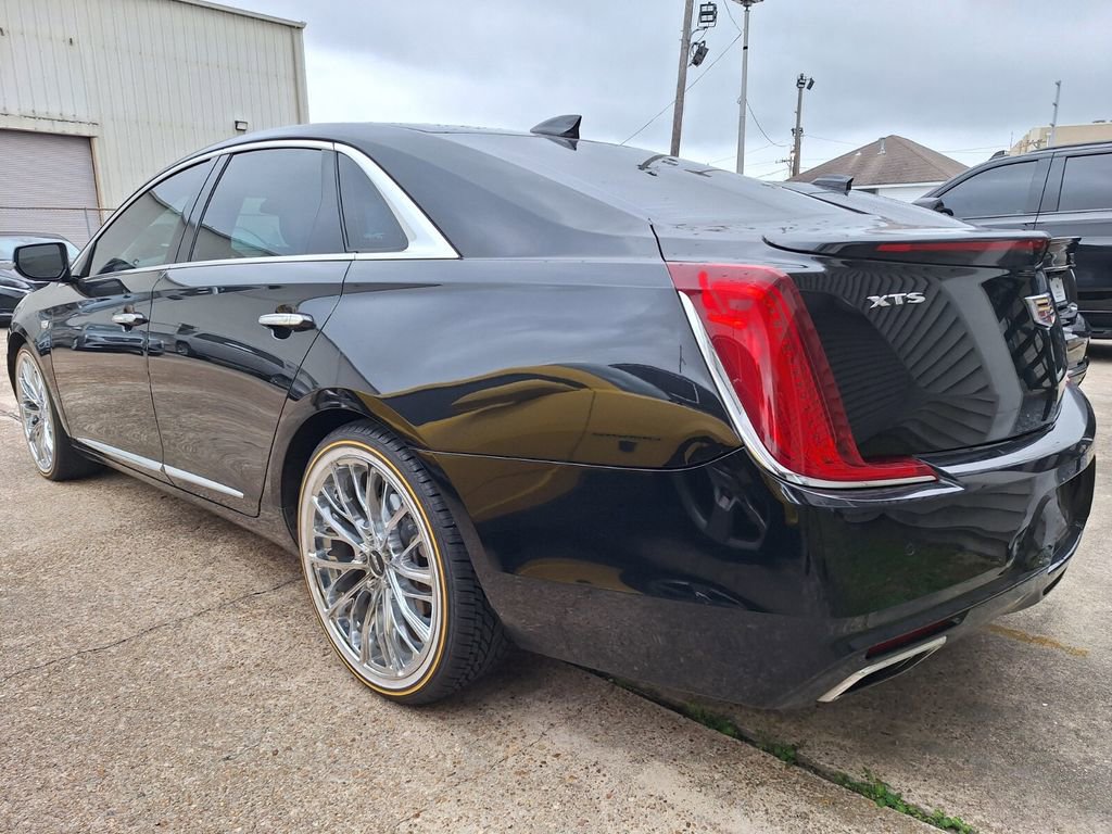 Used 2018 Cadillac XTS Luxury w/ Driver Awareness Package FWD image 4