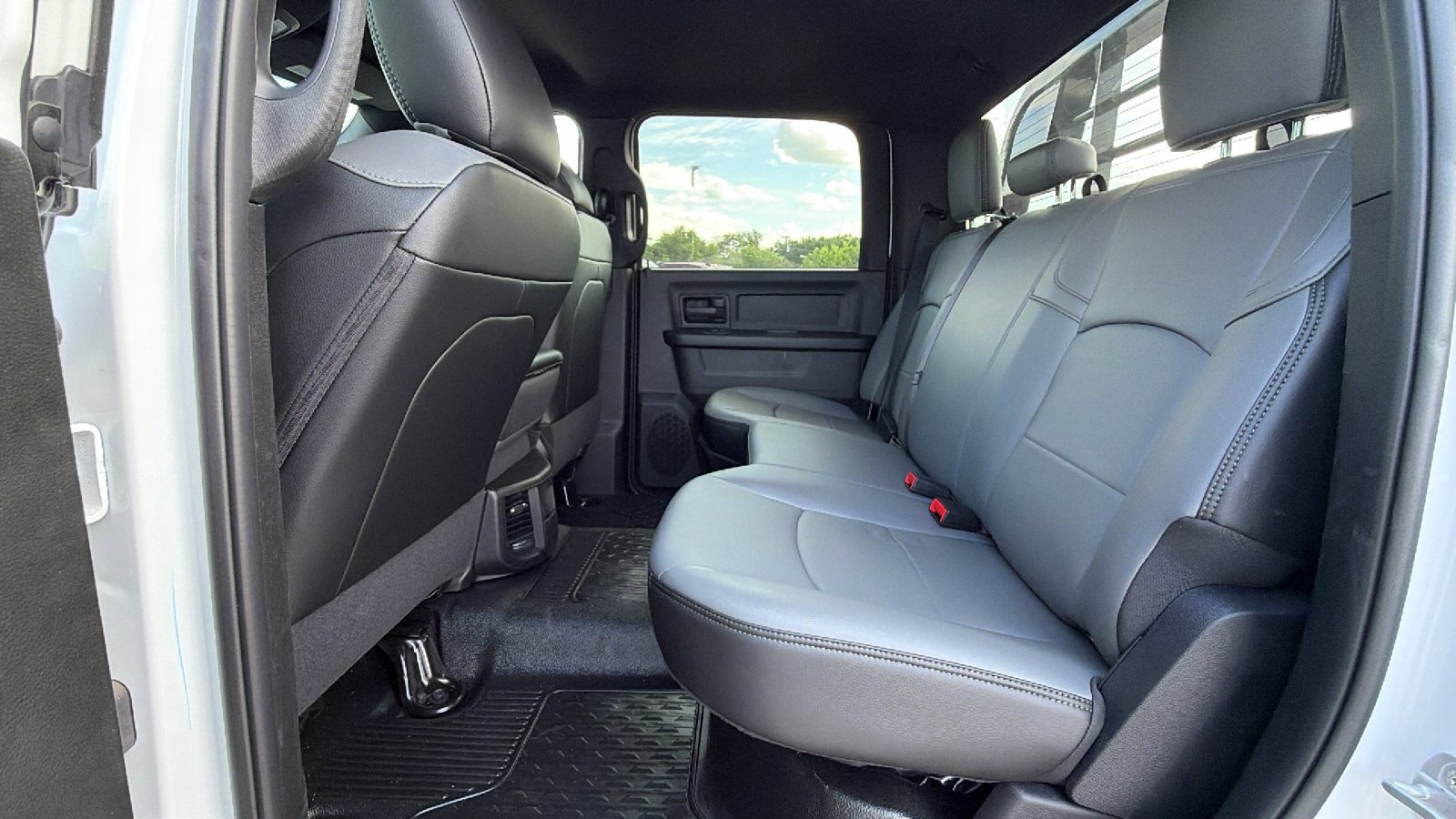 New 2026 RAM 3500 Tradesman w/ Chrome Appearance Group A AWD/4WD image 15