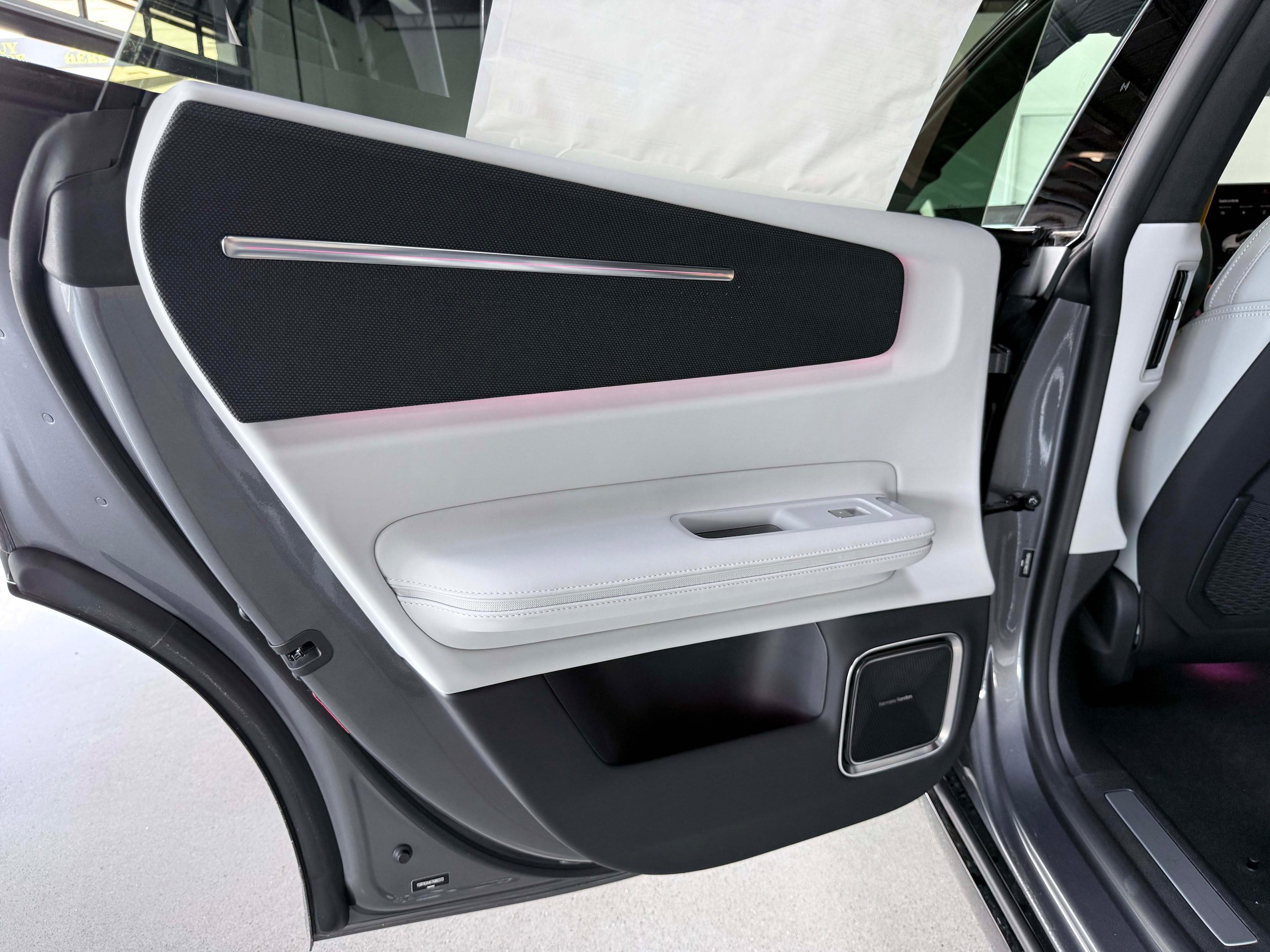 New 2026 Polestar Polestar 4 w/ Performance Pack AWD/4WD image 15