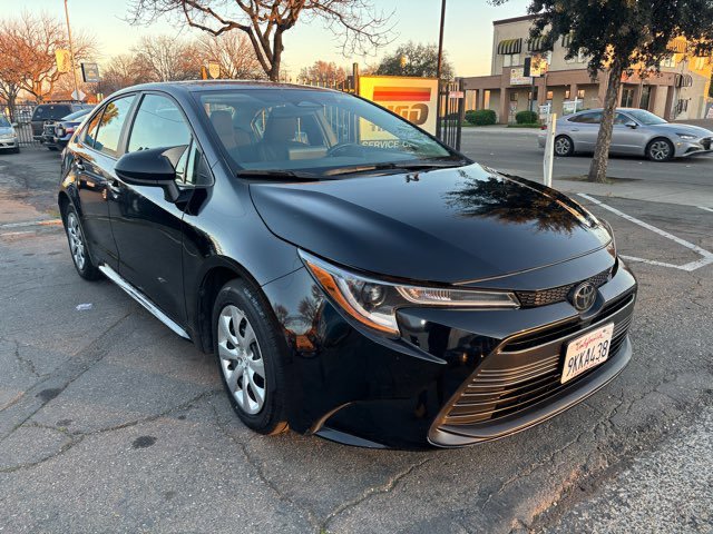 Used 2024 Toyota Corolla LE FWD image 3