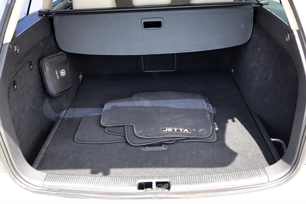Used 2011 Volkswagen Jetta TDI FWD image 31