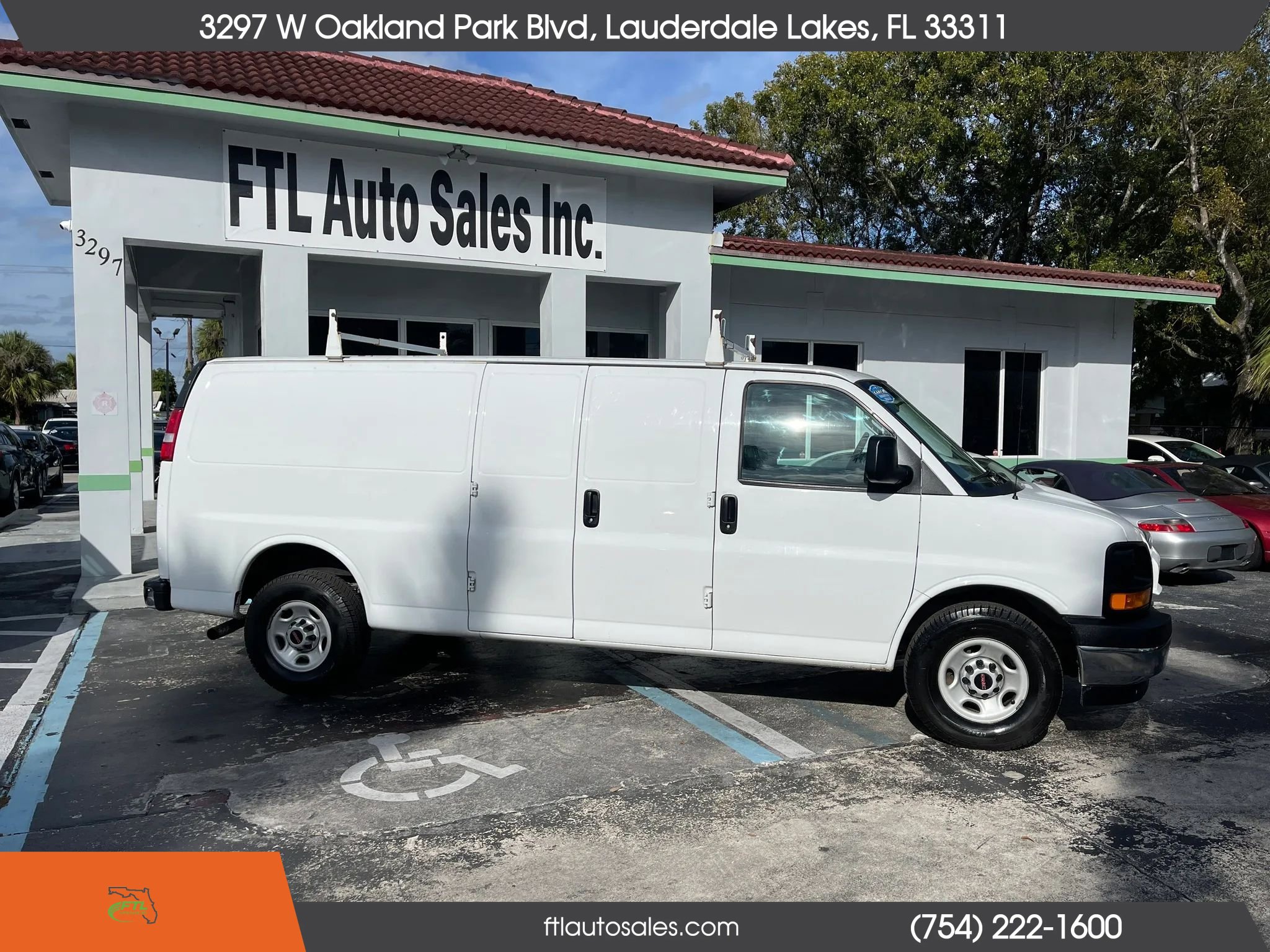 Used 2017 GMC Savana 3500 Extended image 12