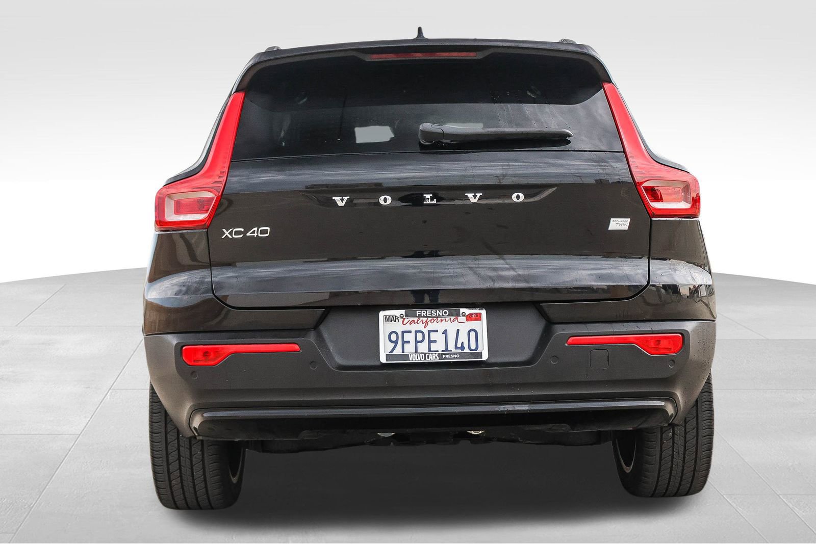 Used 2023 Volvo XC40 Recharge Plus image 7