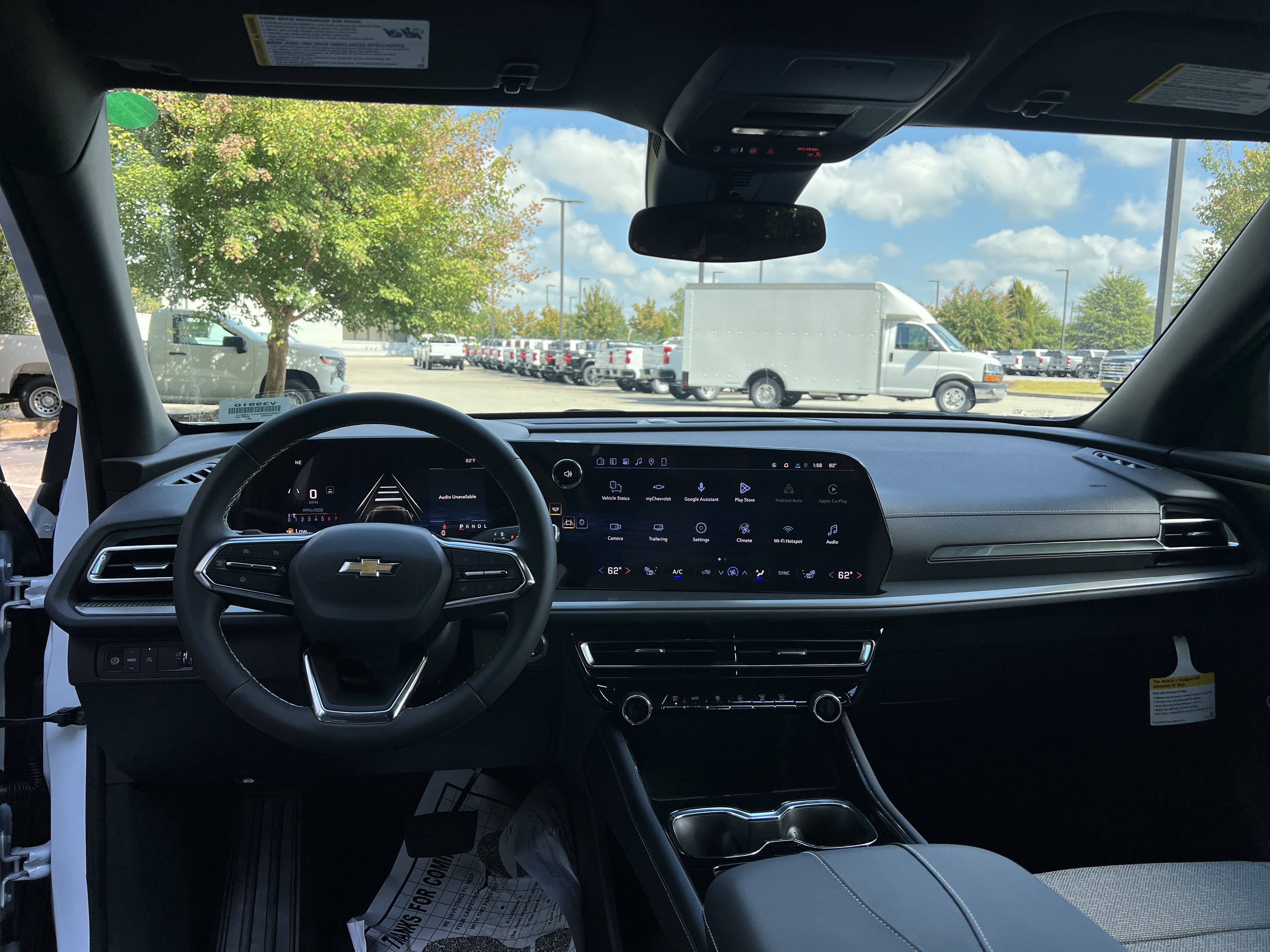 New 2027 Chevrolet Traverse LT w/ Sun and Wheel Package FWD image 32