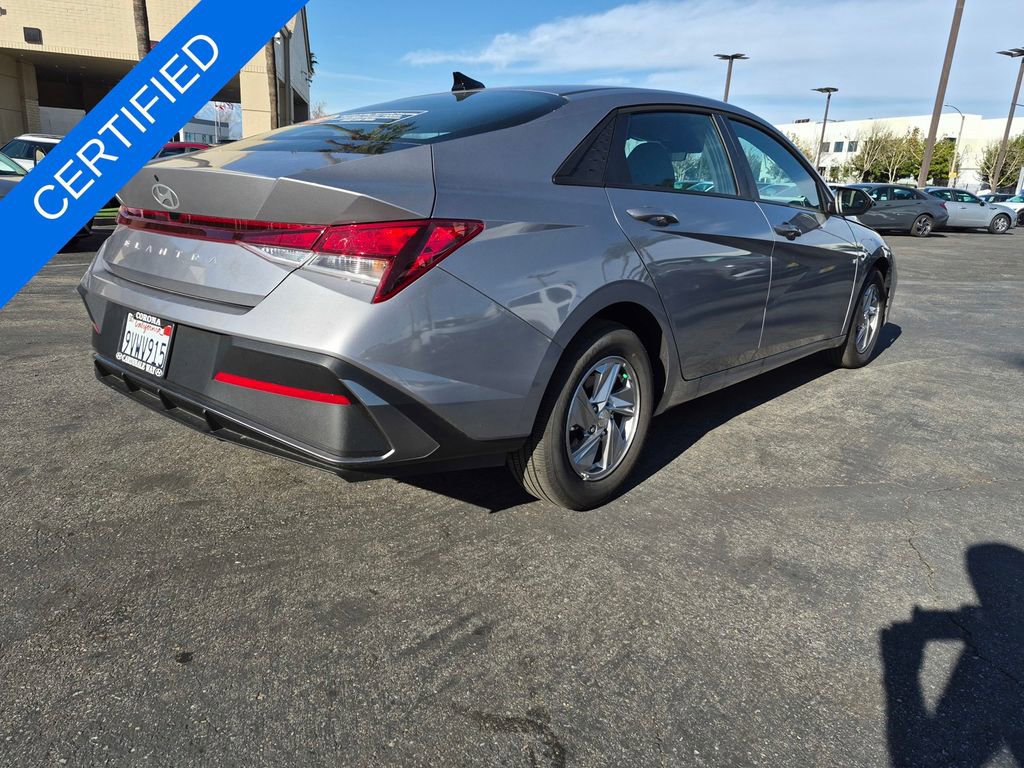 Used 2025 Hyundai Elantra SE image 7