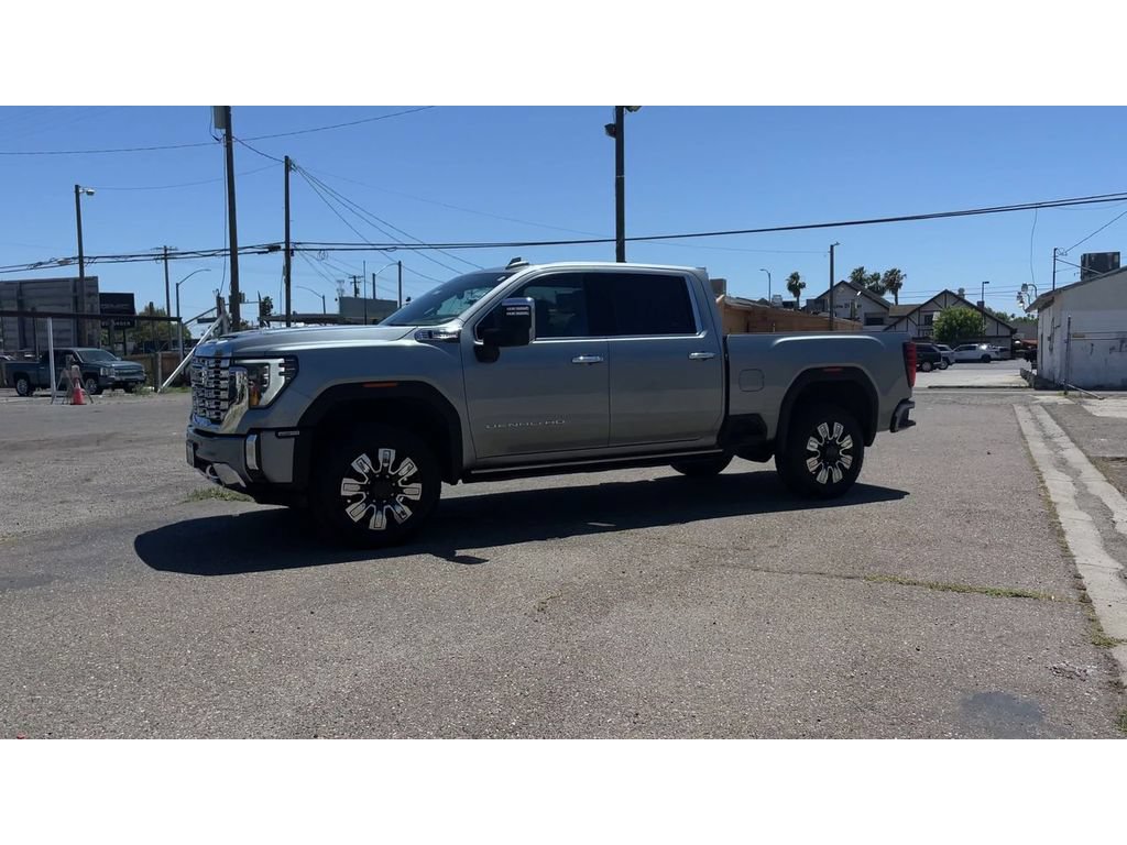 Used 2024 GMC Sierra 2500 Denali w/ Denali Reserve Package AWD/4WD image 7