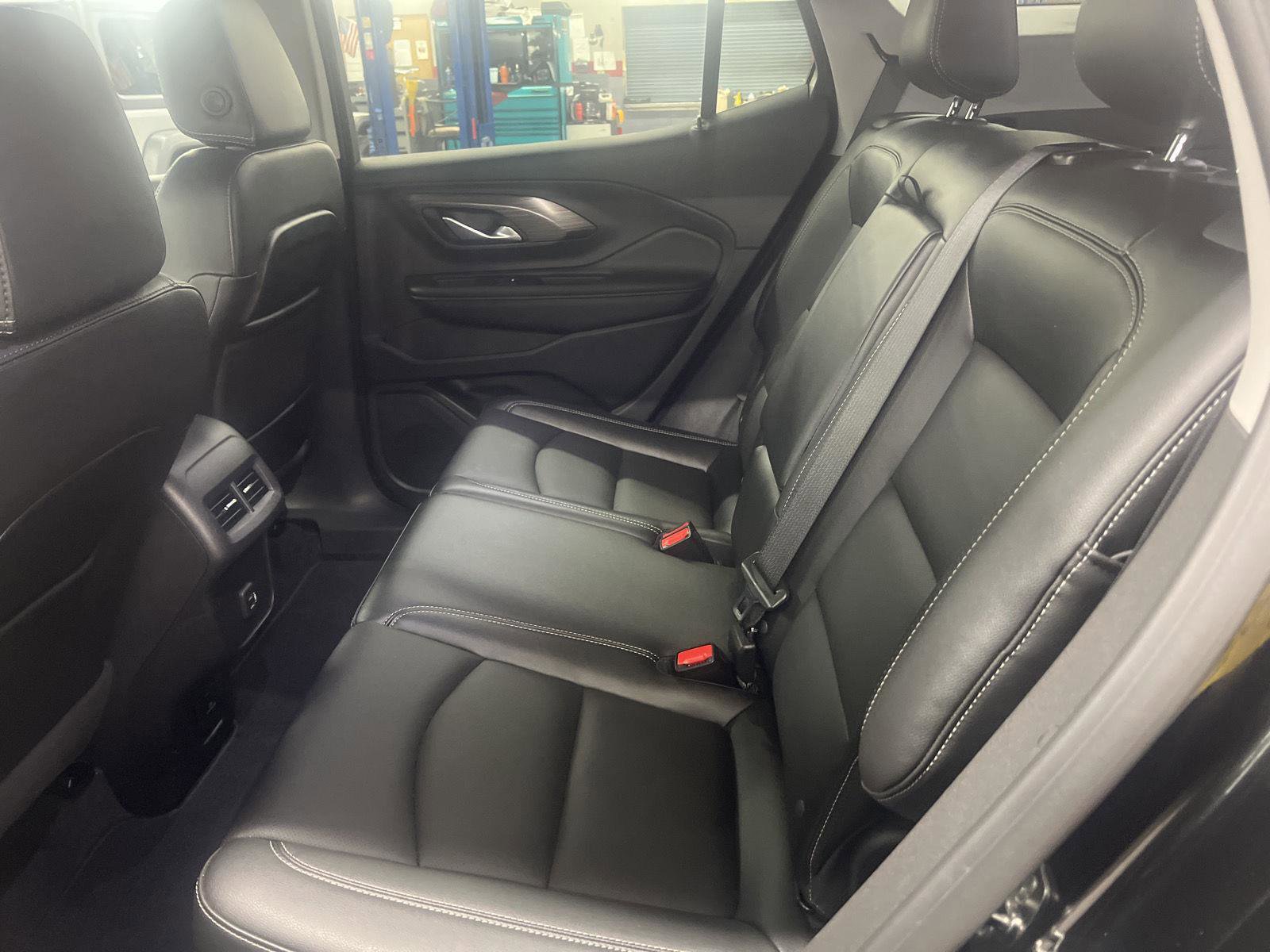 Used 2024 GMC Terrain SLT image 15