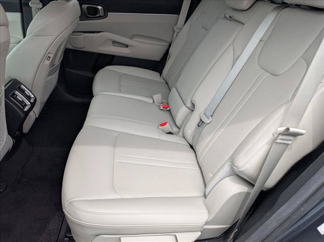 Used 2023 Kia Sorento S FWD image 11