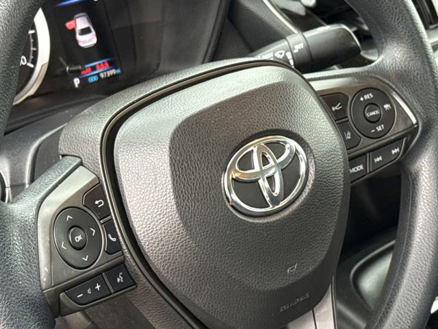 Used 2020 Toyota Corolla LE image 18
