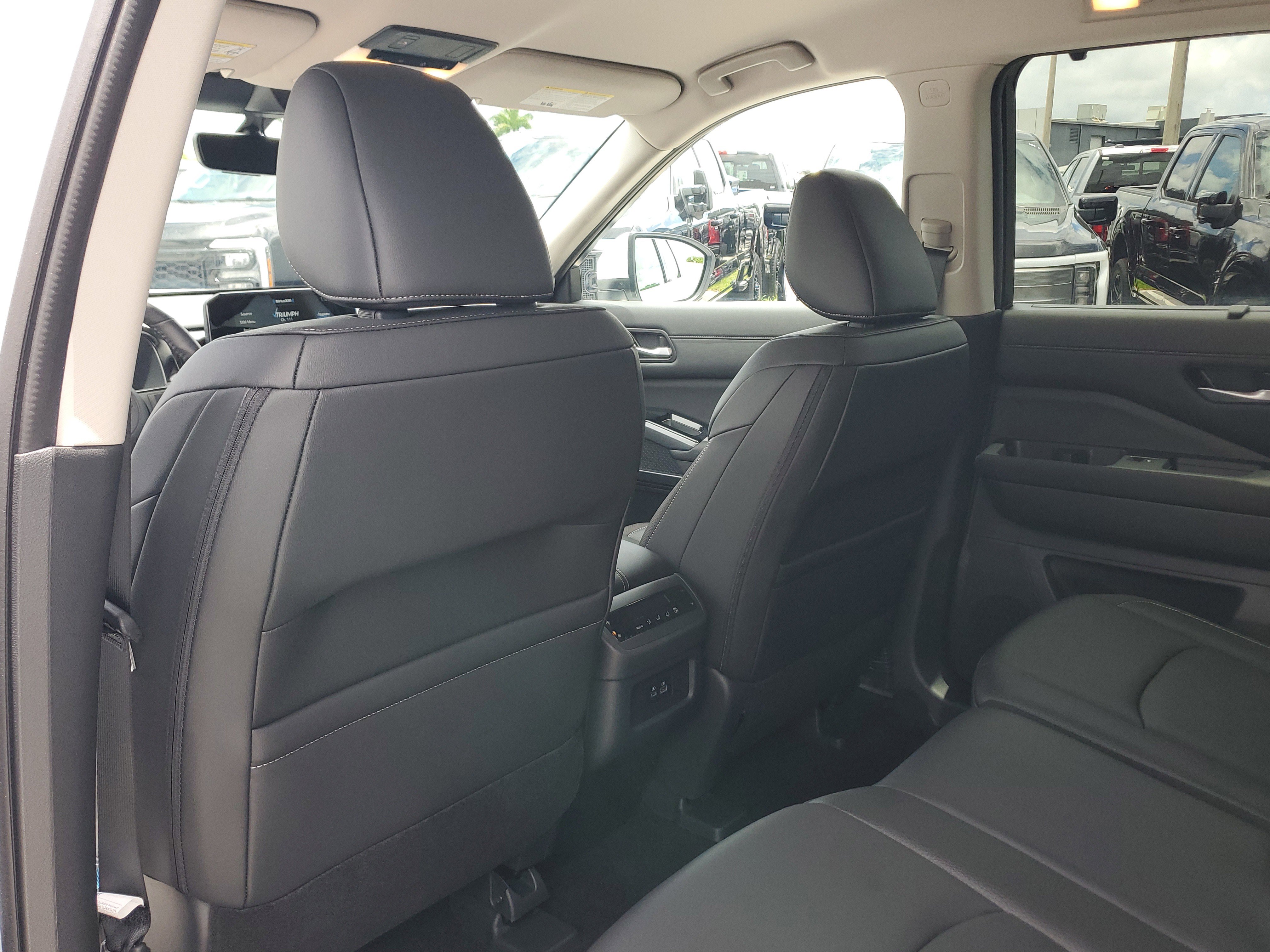 Certified 2025 Nissan Pathfinder SL image 14