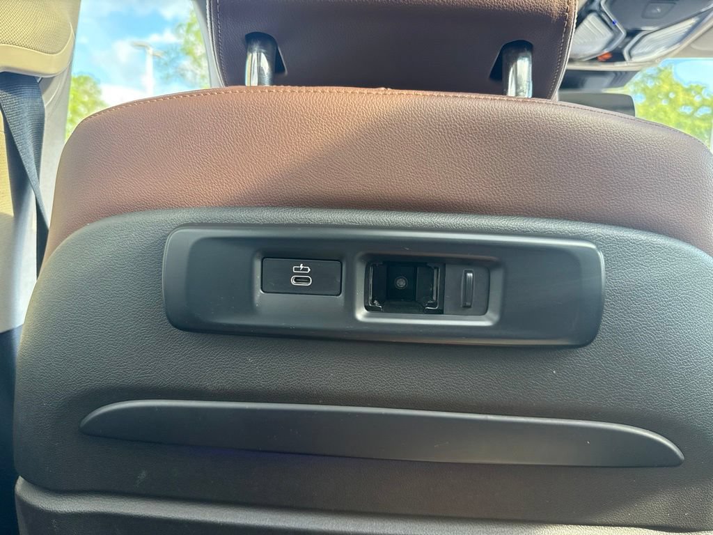 Used 2020 BMW X7 xDrive40i w/ Premium Package AWD/4WD image 26