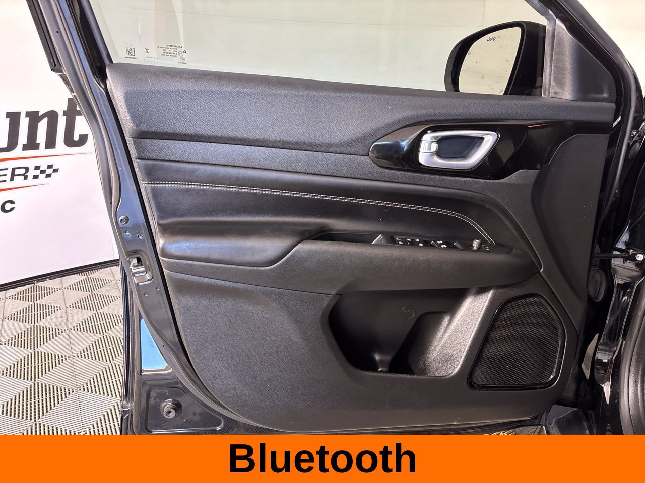 Used 2023 Jeep Compass Latitude AWD/4WD image 10