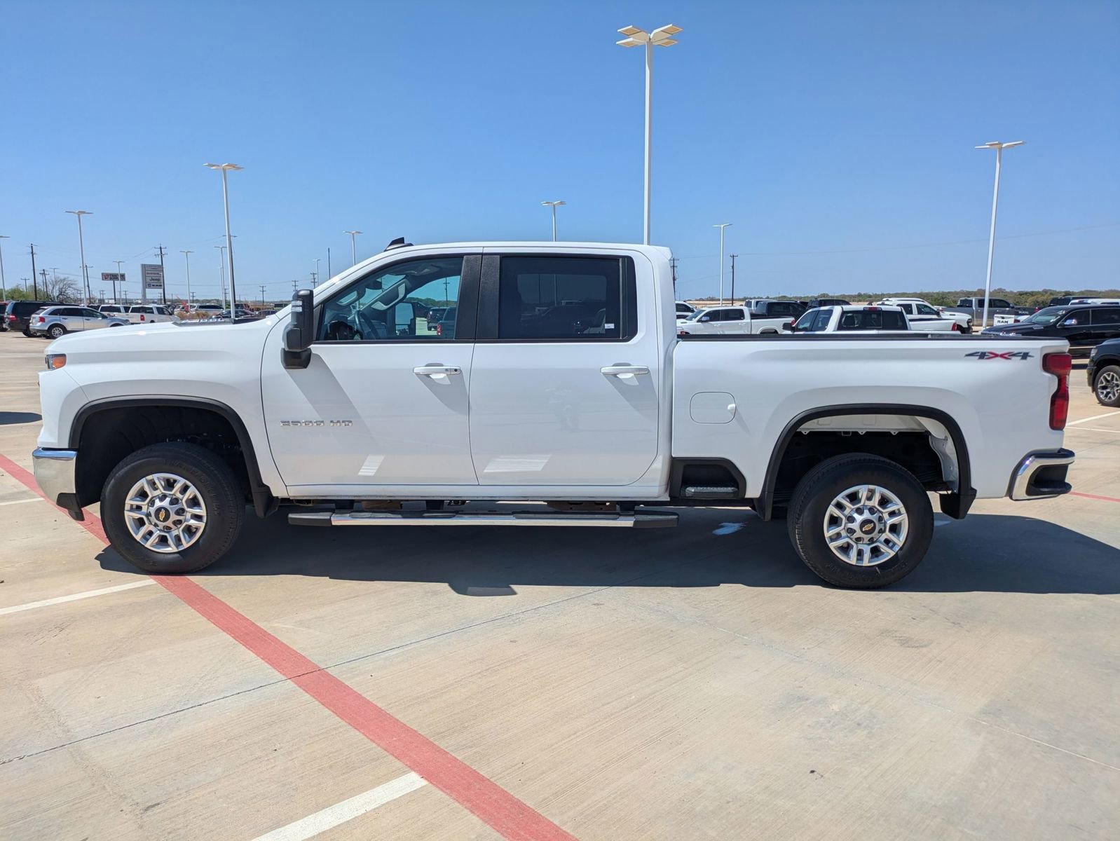 Used 2025 Chevrolet Silverado 2500 LT w/ Convenience Package AWD/4WD image 6