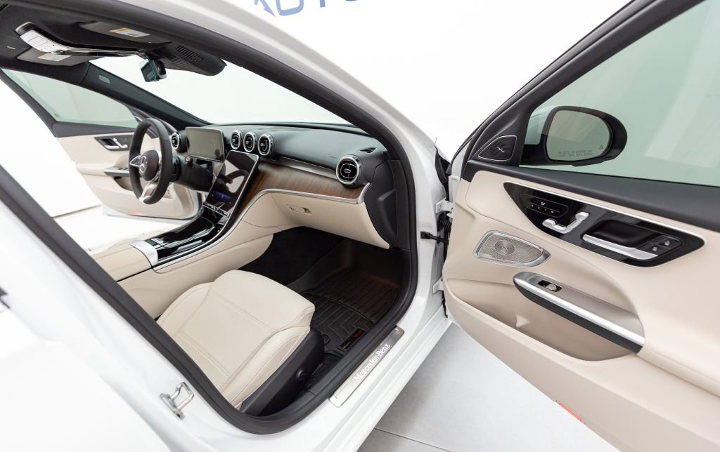Used 2024 Mercedes-Benz C 300 4MATIC Sedan image 38