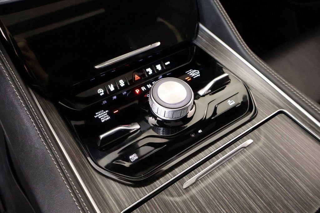 Used 2024 Jeep Wagoneer Series II w/ Premium Group I image 9