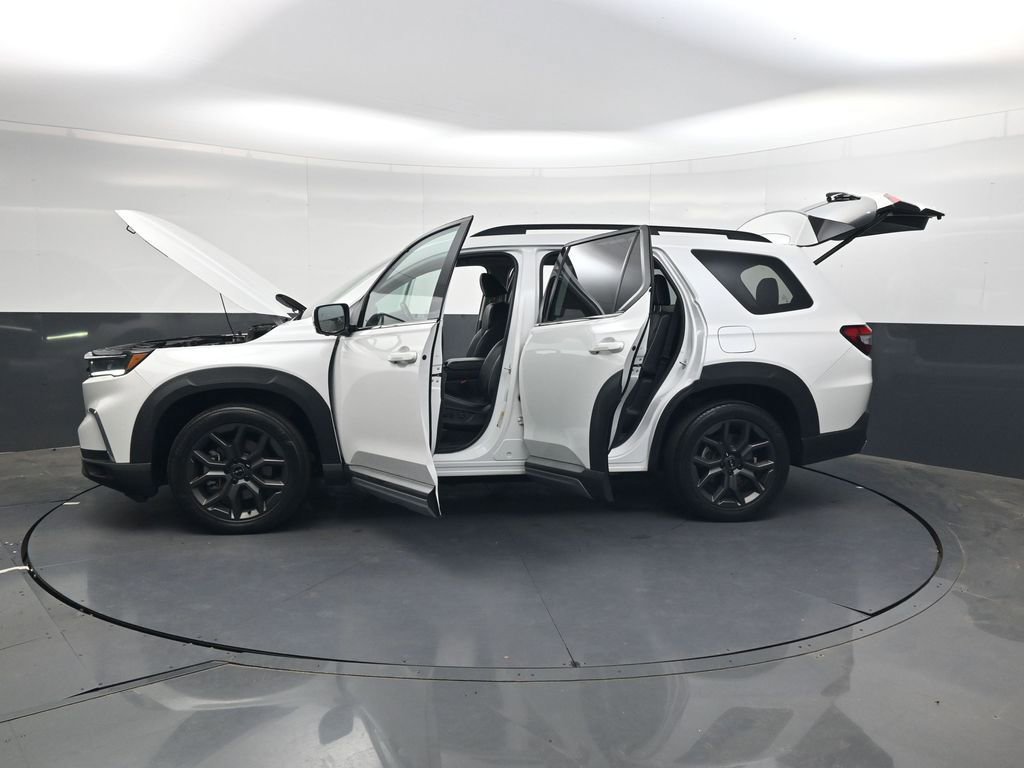 Used 2023 Honda Pilot Elite image 34