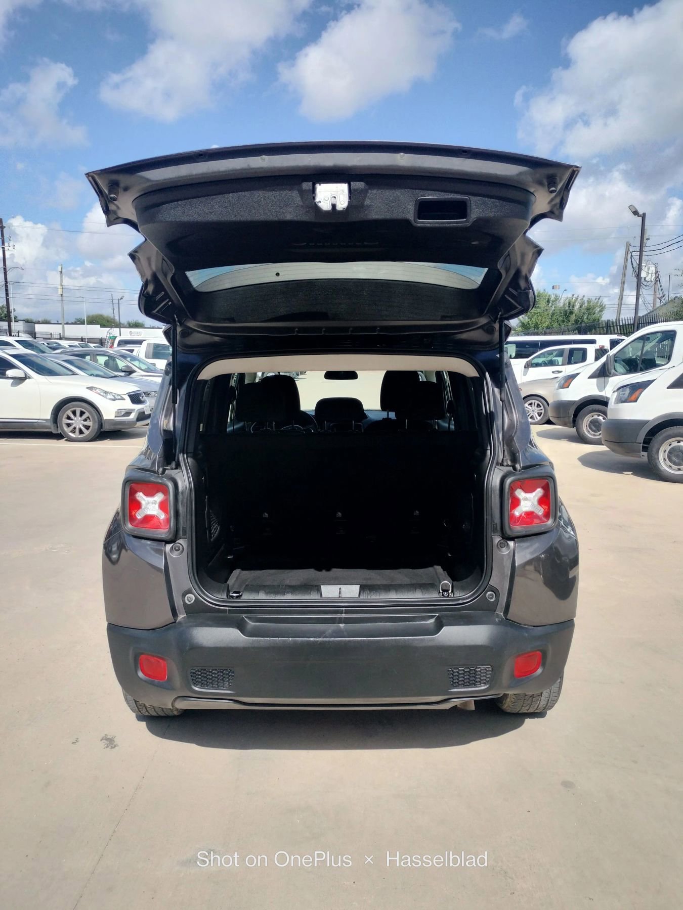 Used 2019 Jeep Renegade Latitude image 32