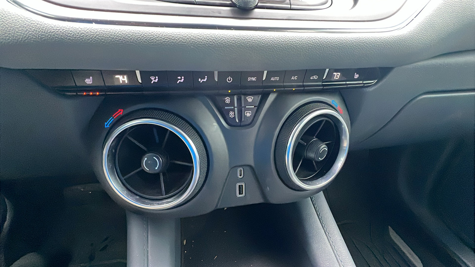 Used 2022 Chevrolet Blazer LT w/ Sound & Technology Package image 34