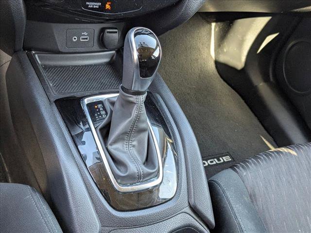 Used 2018 Nissan Rogue SV w/ Premium Package image 22