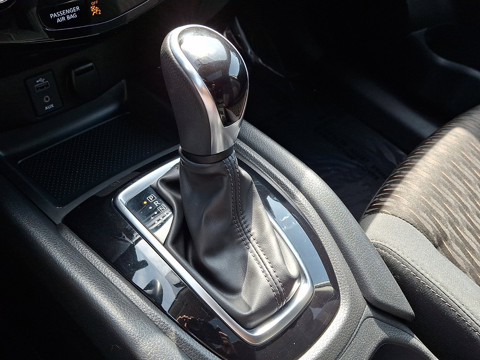 Used 2017 Nissan Rogue SV image 15