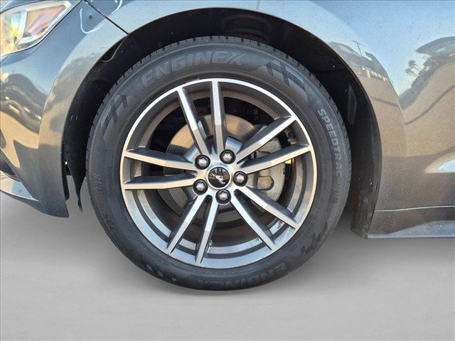 Used 2017 Ford Mustang Coupe RWD image 15