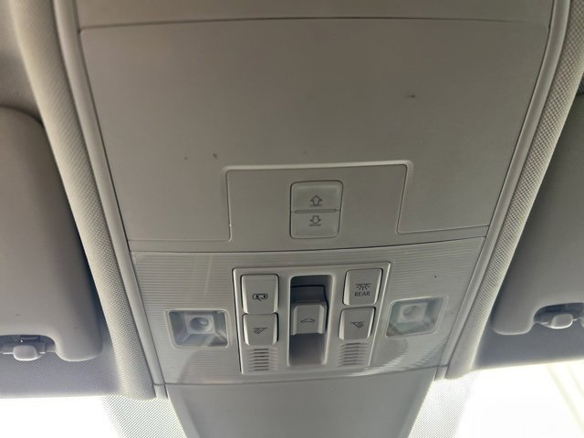 Used 2022 Volkswagen Tiguan SE w/ Panoramic Sunroof Package image 23