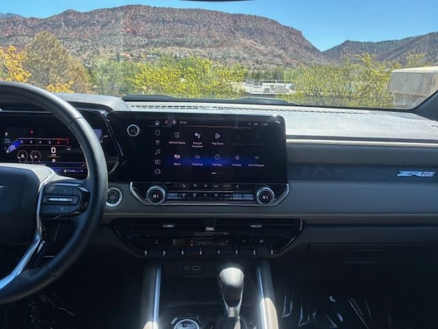 Used 2024 Chevrolet Colorado ZR2 w/ Safety Package AWD/4WD image 15
