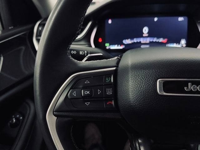 Used 2023 Jeep Grand Cherokee Laredo w/ Luxury Tech Group I image 23