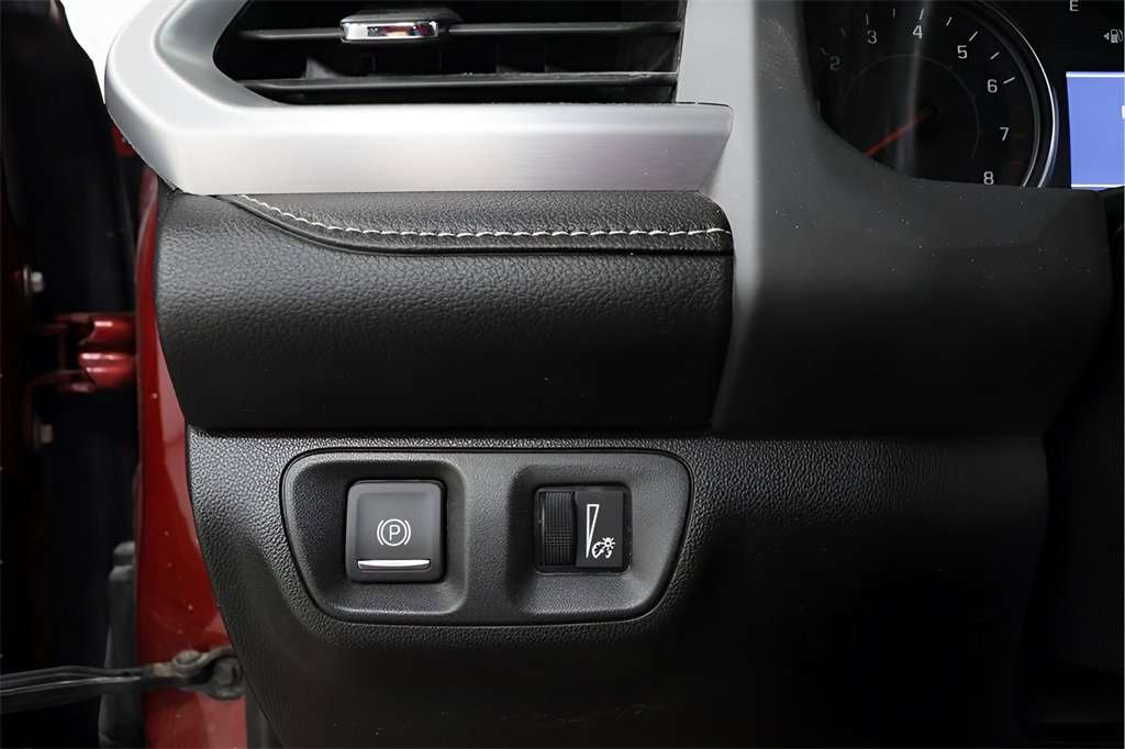 Used 2023 GMC Acadia SLE w/ Driver Convenience Package image 16