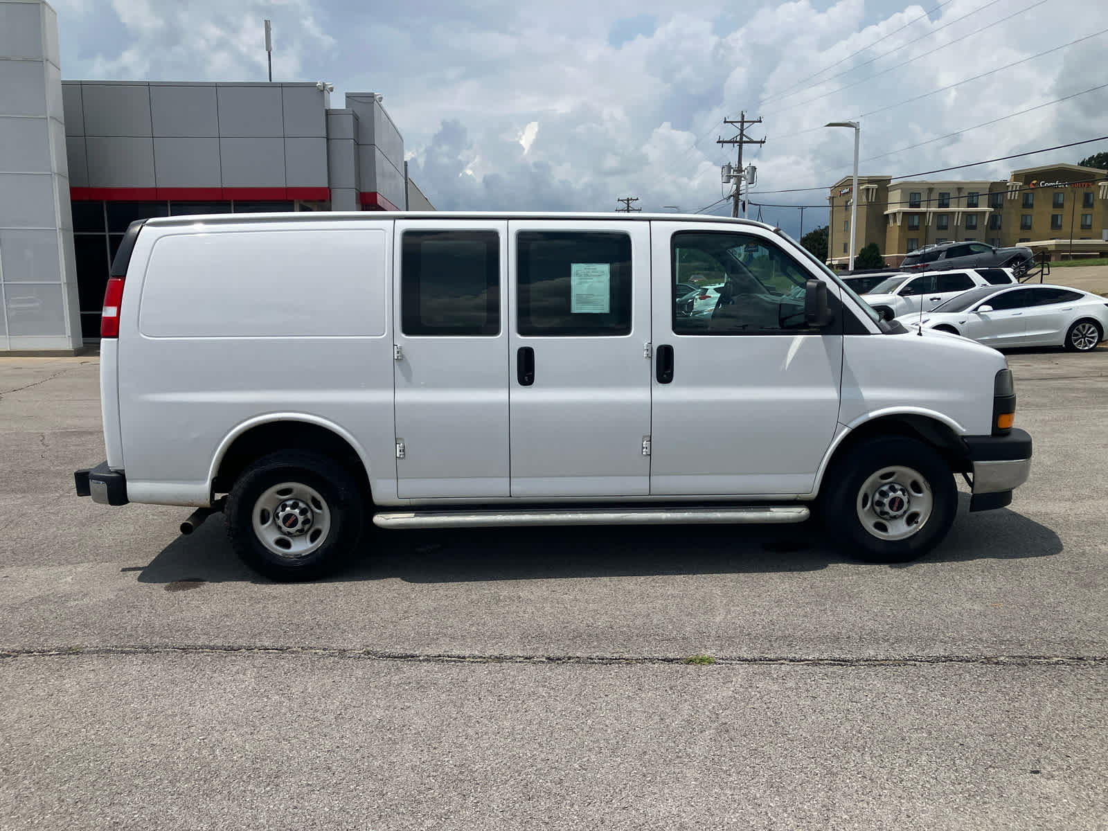 Used 2022 GMC Savana 2500 w/ Driver Convenience Package RWD image 9