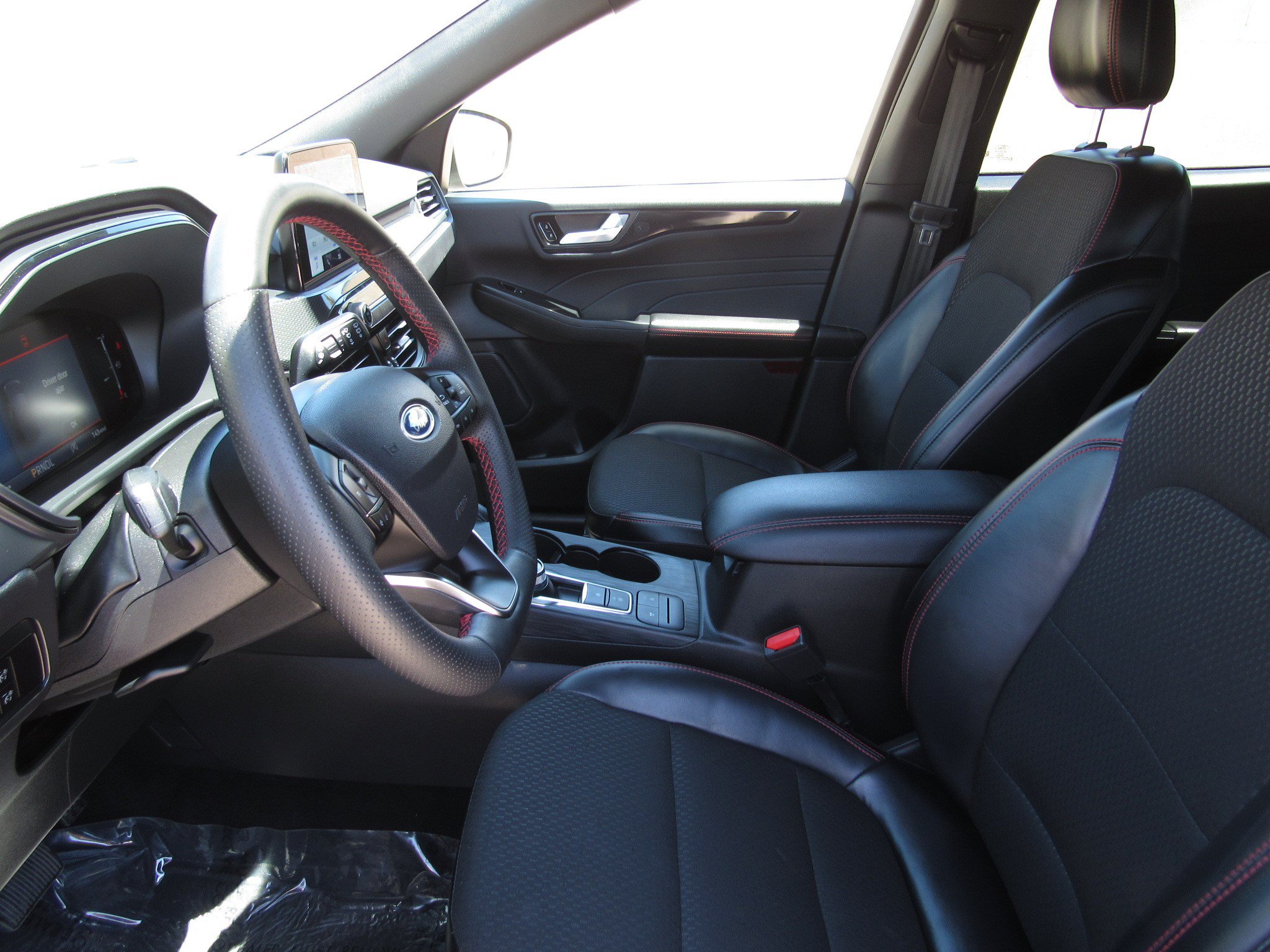 Used 2025 Ford Escape ST-Line FWD image 14