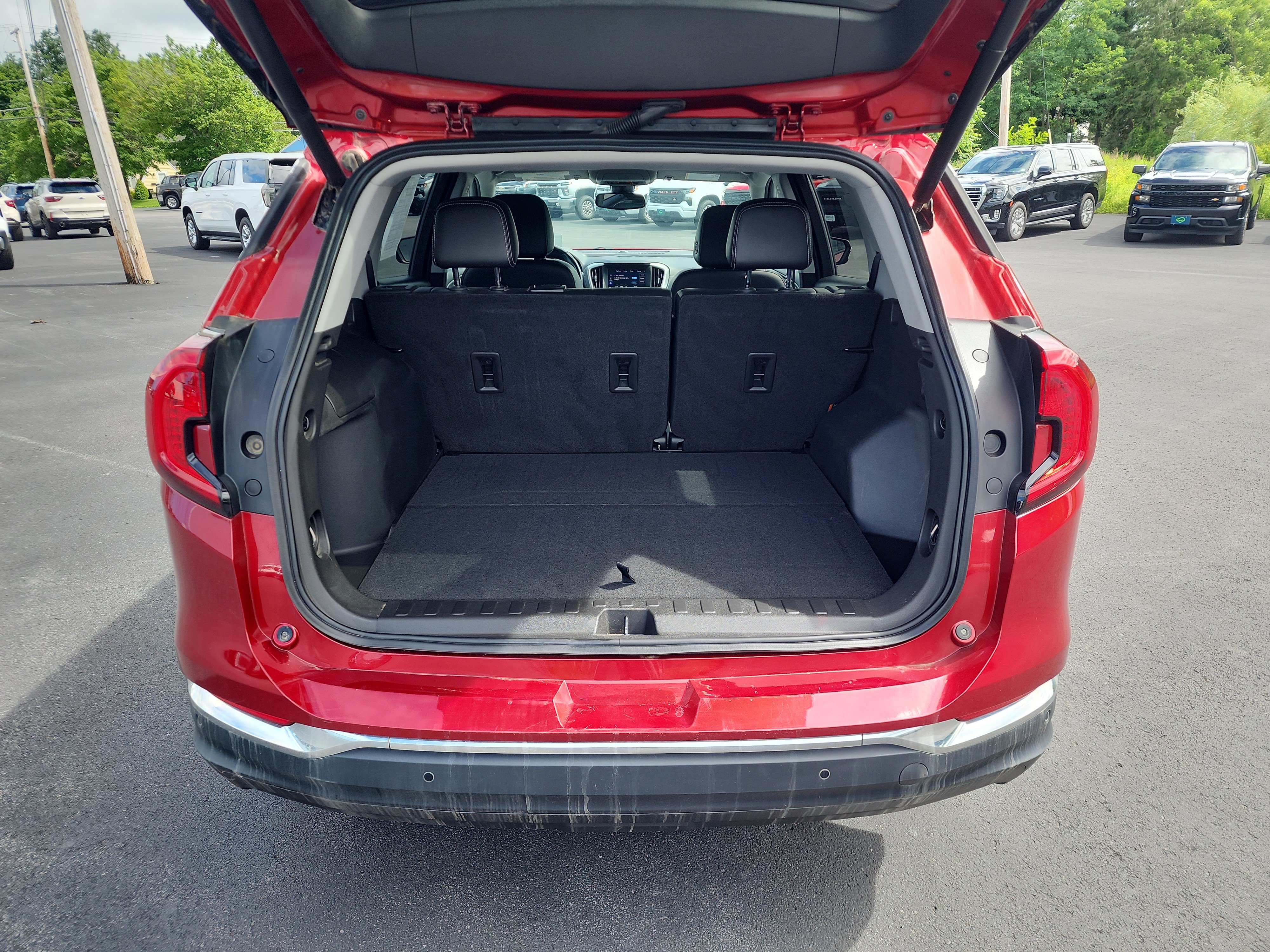 Certified 2022 GMC Terrain SLT w/ Infotainment Package II AWD/4WD image 30