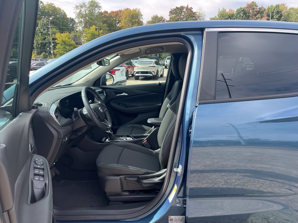 Used 2024 Buick Encore GX Preferred FWD image 19
