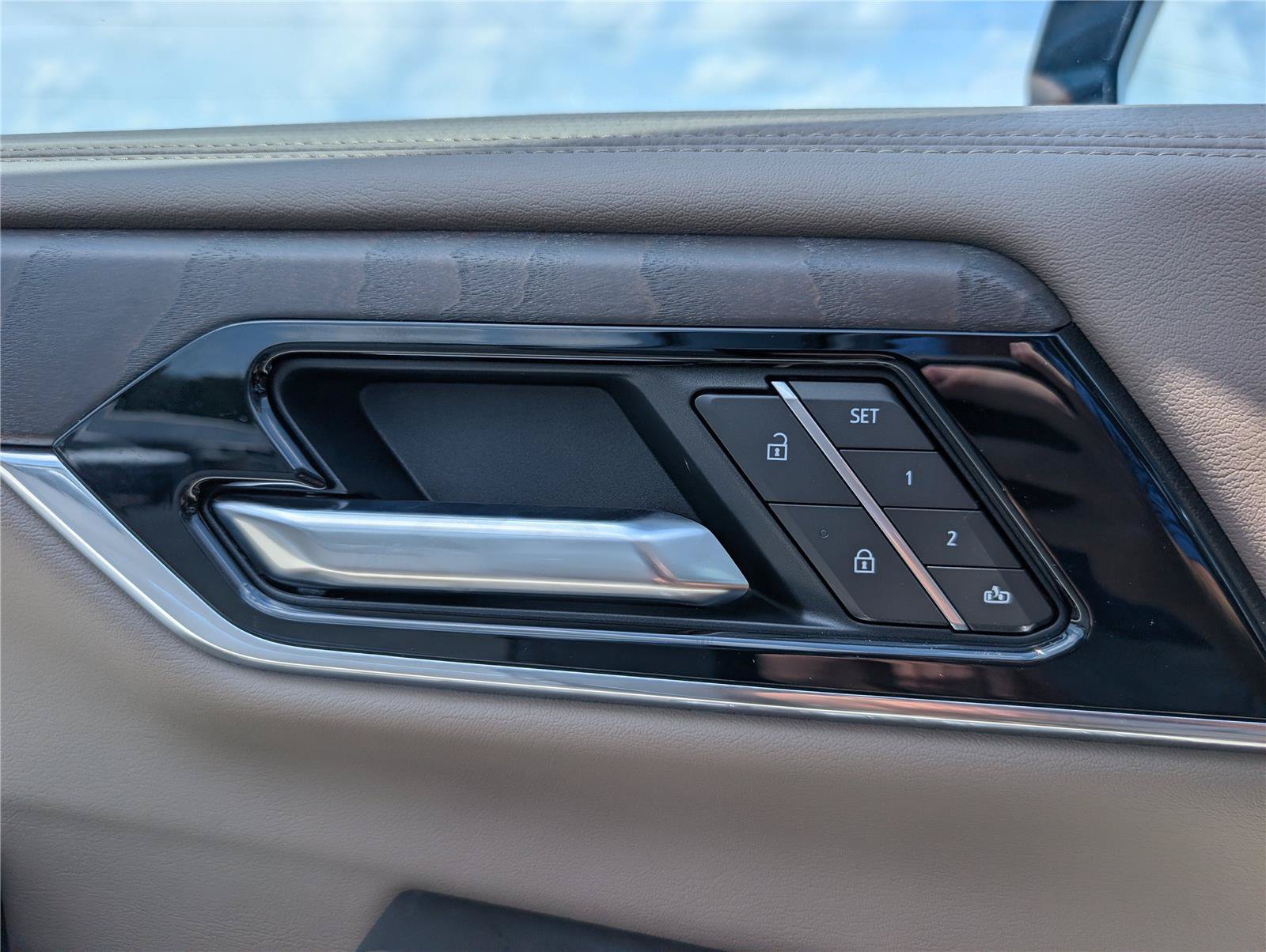 New 2026 GMC Yukon Denali w/ Sun & Power Step Package RWD image 15