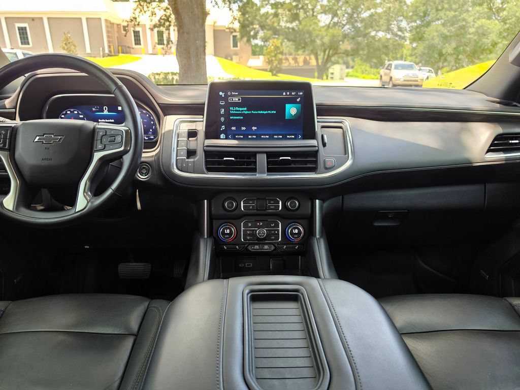 Used 2023 Chevrolet Suburban Z71 w/ Luxury Package AWD/4WD image 15