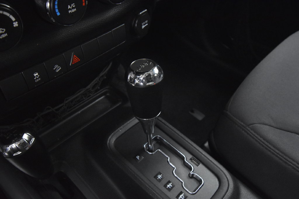 Used 2013 Jeep Wrangler Unlimited Sport AWD/4WD image 20