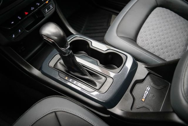 Used 2022 Chevrolet Colorado Z71 w/ Z71 Midnight Edition AWD/4WD image 31