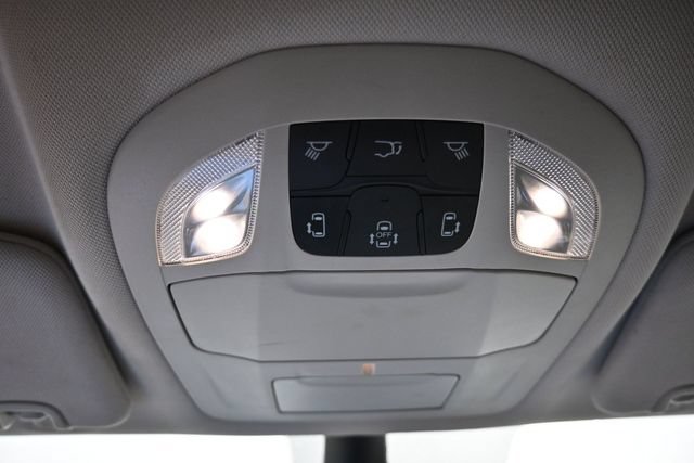 Used 2023 Chrysler Pacifica Touring-L FWD image 29