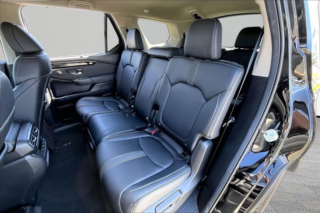 Used 2025 Honda Pilot EX-L image 18