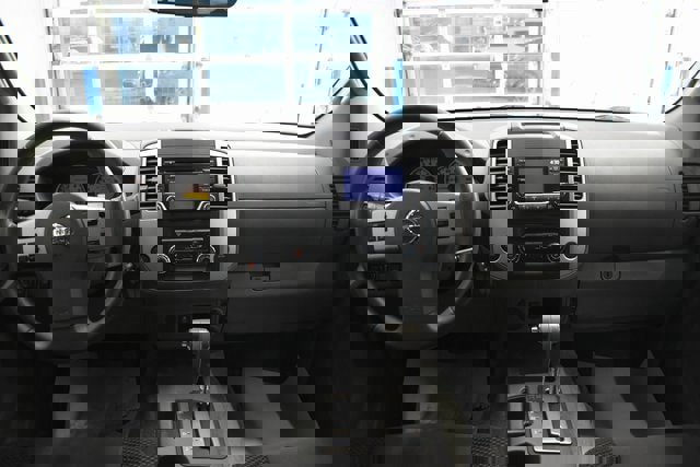 Used 2016 Nissan Frontier Desert Runner image 5